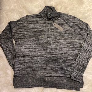 Tahari Women’s Size xsmall Loose Fit Turtle Neck Sweater Black space dye NWT